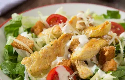 Ensalada César de pollo